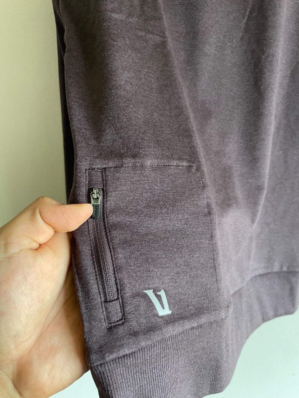 Vuori Ponto Performance Crew in Sangria Heather - Picture 6 of 10